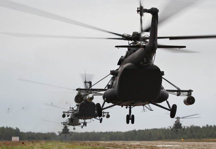 Phi đội Mi-8 cất cánh chuẩn bị chiến đấu